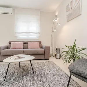Karla Apartament